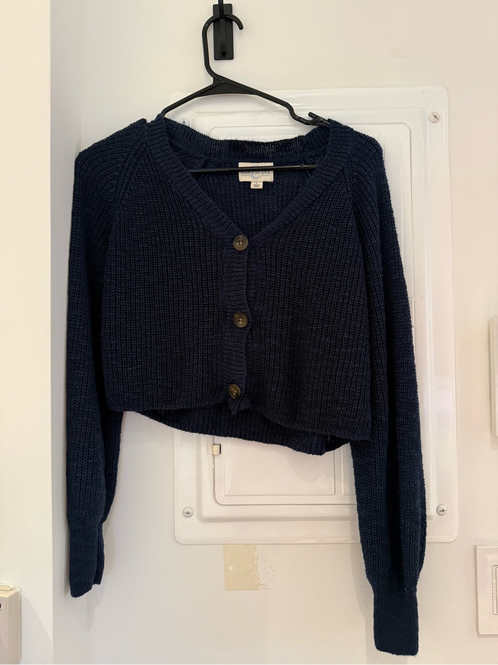 Cropped V‑Neck Button Cardigan in Navy - Women